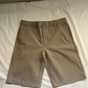 Vineyard vines performance boys shorts worn once size 16